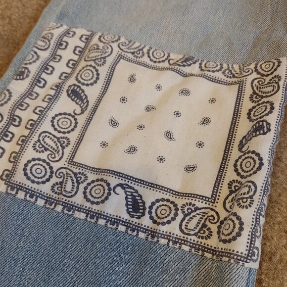 Hollister Size 3R Patchwork Jean Pants Distressed Waist 26 Length 27 Paisley - Picture 11 of 11